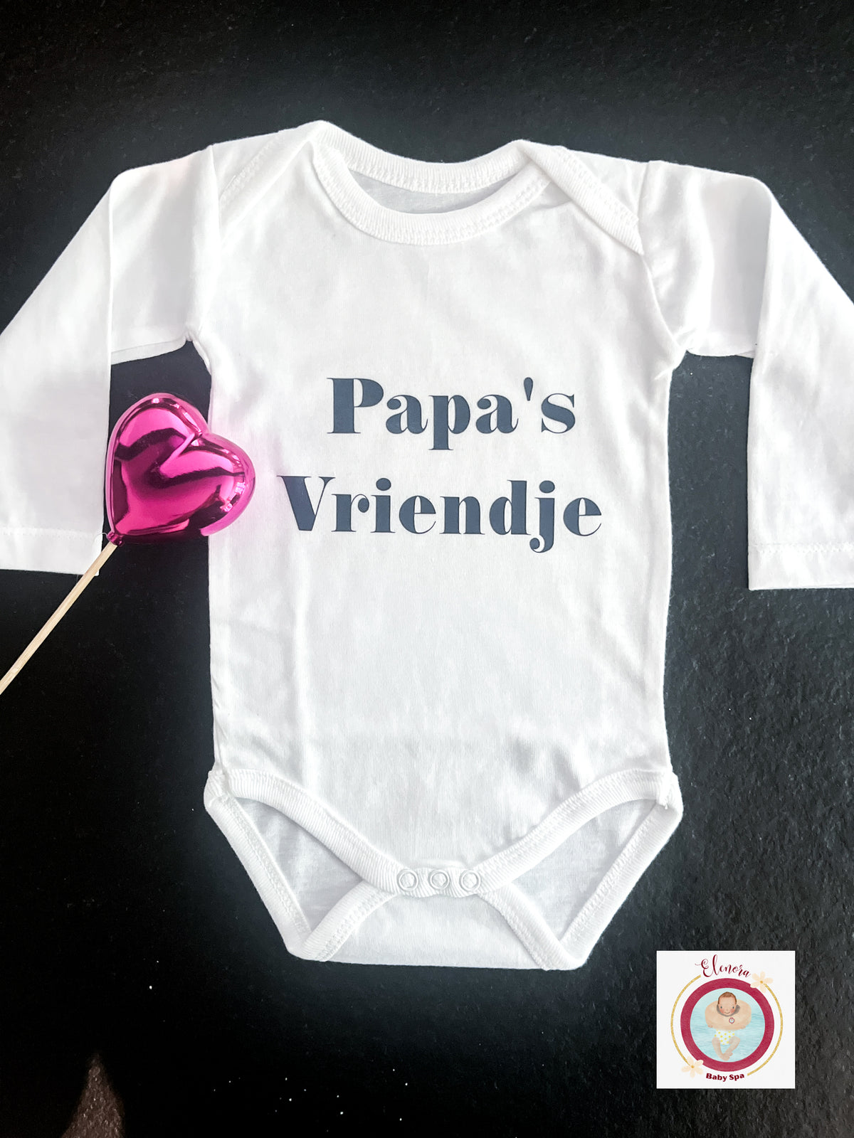 Witte babyromper met lange mouwen en opdruk Papa’s Vriendje