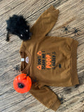 Bruine sweater met Halloweenprint en tekst op de voorkant